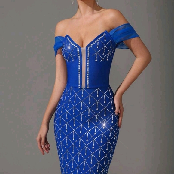 Elegant Blue Handmade Pattern Hot Diamond V-Neck Drop Shoulder Sleeves Long Dres - Picture 5 of 5